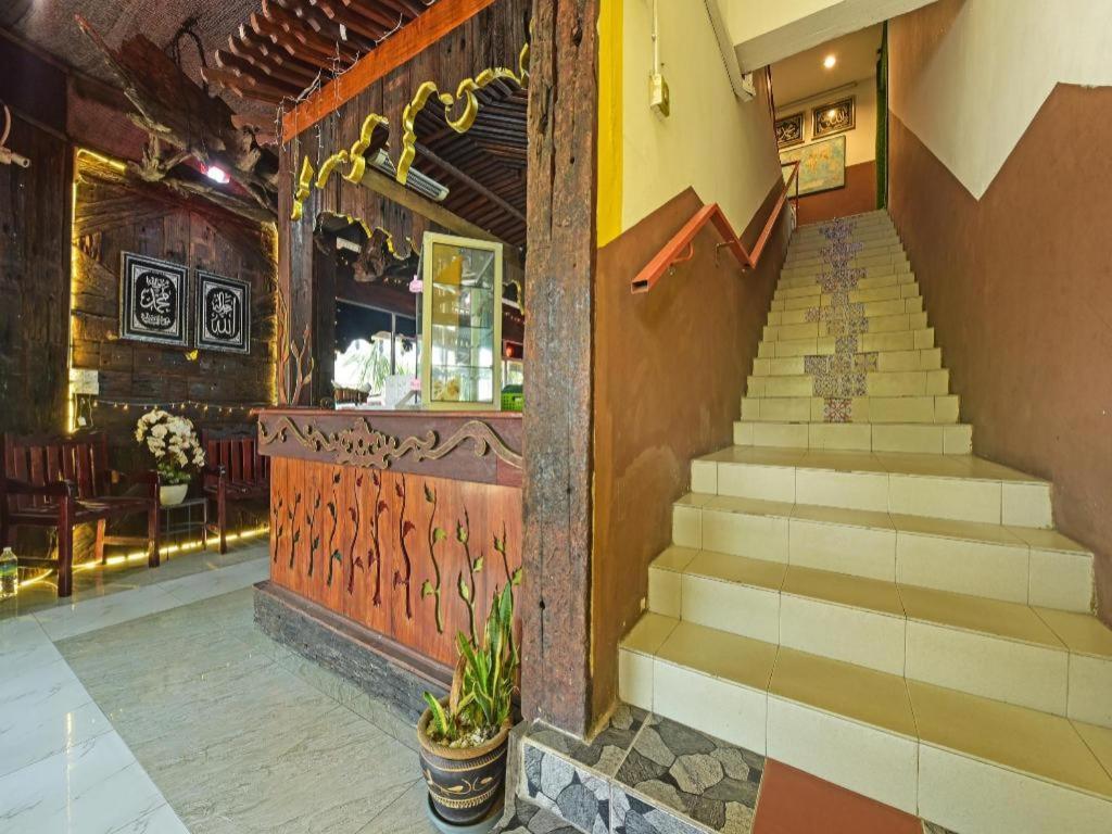 Super Oyo Capital O 90659 Raintown Timbers Hotel ไทปิง ภายนอก รูปภาพ