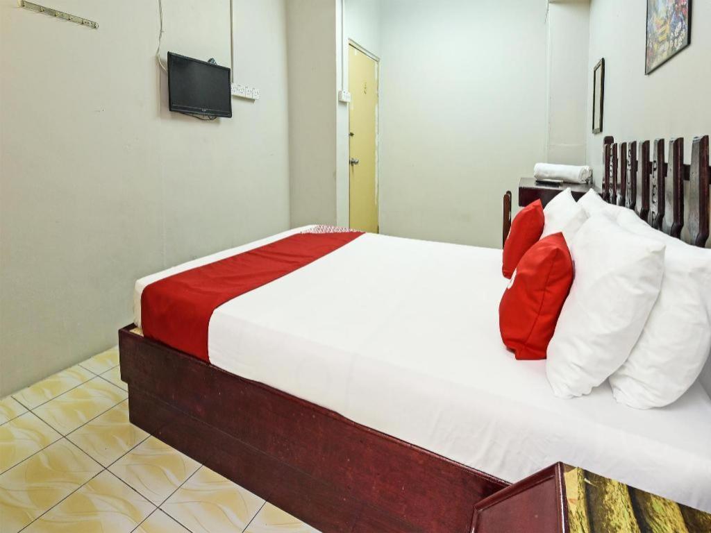Super Oyo Capital O 90659 Raintown Timbers Hotel ไทปิง ภายนอก รูปภาพ