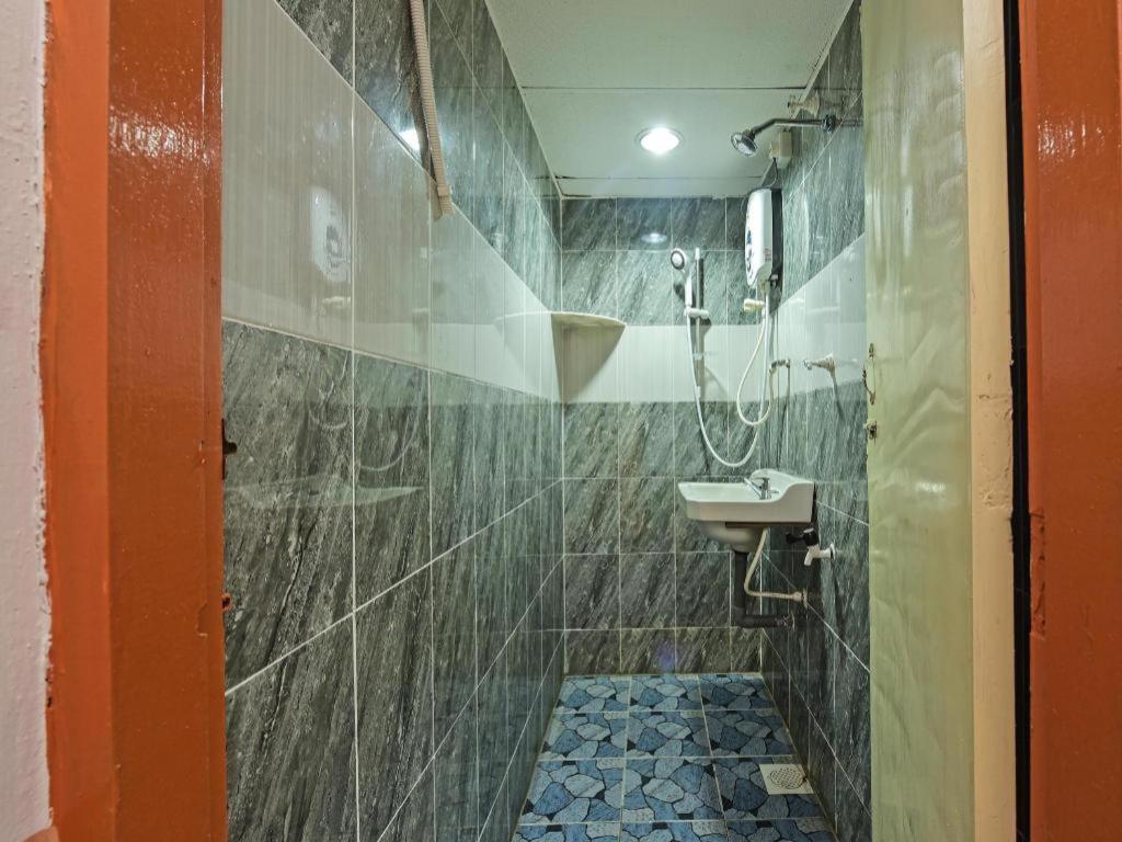 Super Oyo Capital O 90659 Raintown Timbers Hotel ไทปิง ภายนอก รูปภาพ