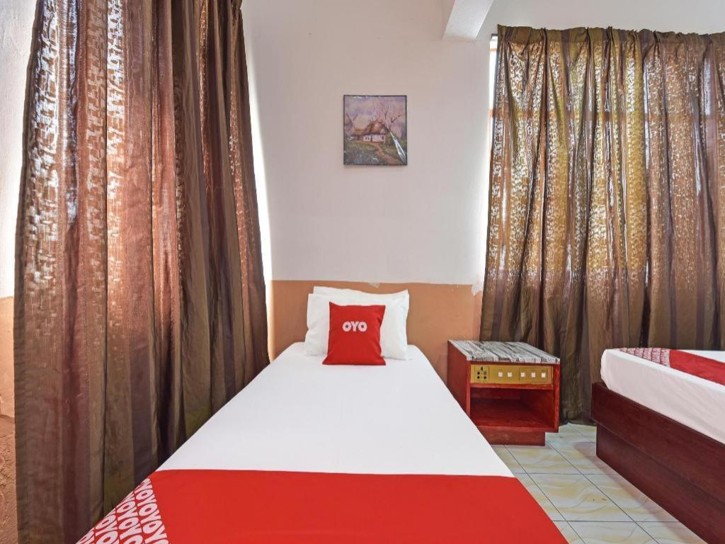 Super Oyo Capital O 90659 Raintown Timbers Hotel ไทปิง ภายนอก รูปภาพ