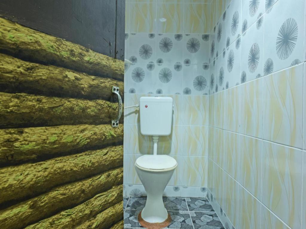 Super Oyo Capital O 90659 Raintown Timbers Hotel ไทปิง ภายนอก รูปภาพ