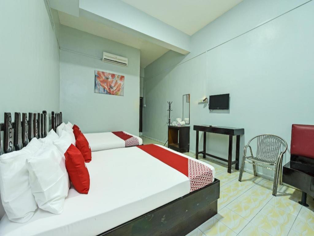 Super Oyo Capital O 90659 Raintown Timbers Hotel ไทปิง ภายนอก รูปภาพ